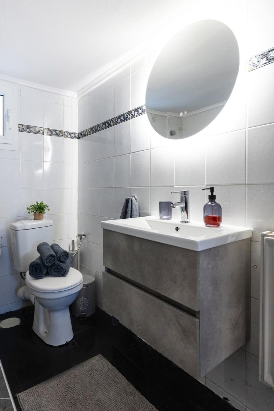 Central 3BR Apartment with Balcony Apartment in Thessaloniki