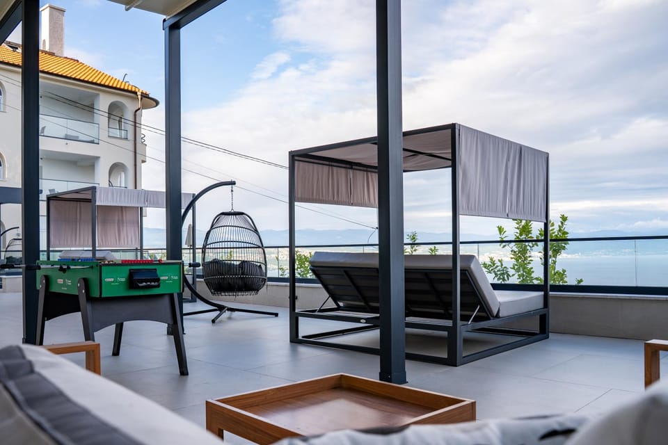 Patio, Natural landscape, View (from property/room), Balcony/Terrace, Seating area, Sea view