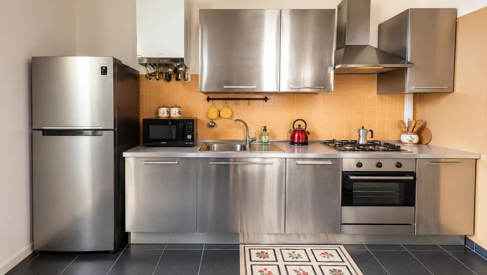 Kitchen or kitchenette, microwave, oven, kitchen