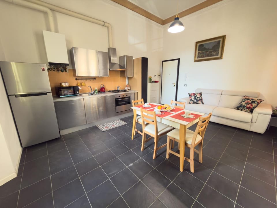 Kitchen or kitchenette, Dining area, dishwasher, oven, pet friendly, stove