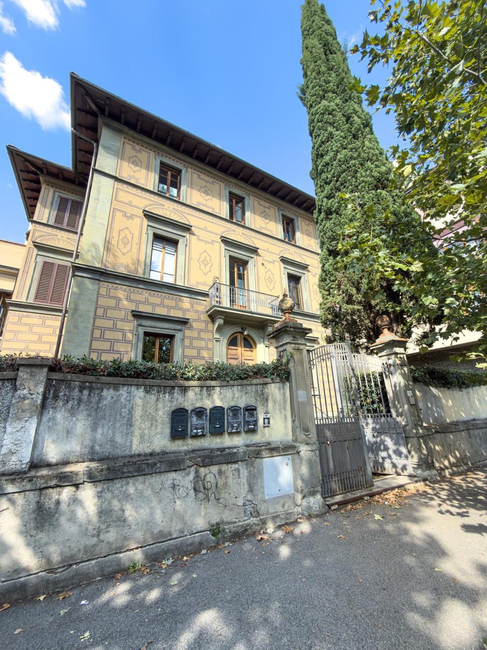 Property building, Day