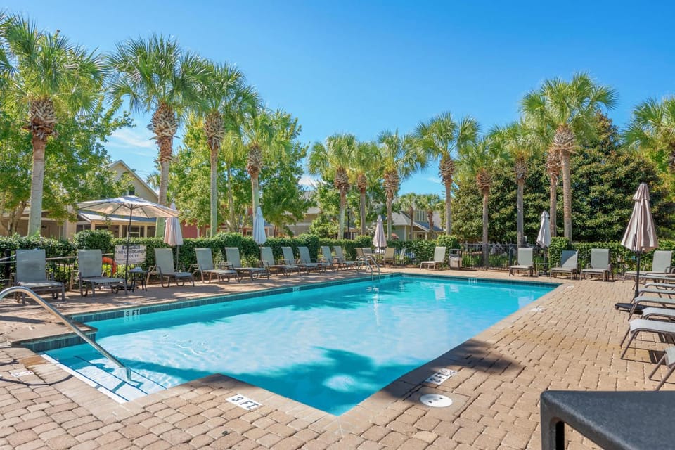 Sunshine Bungalo-Baytowne-GolfCartDeals-CommPool House in South Walton County