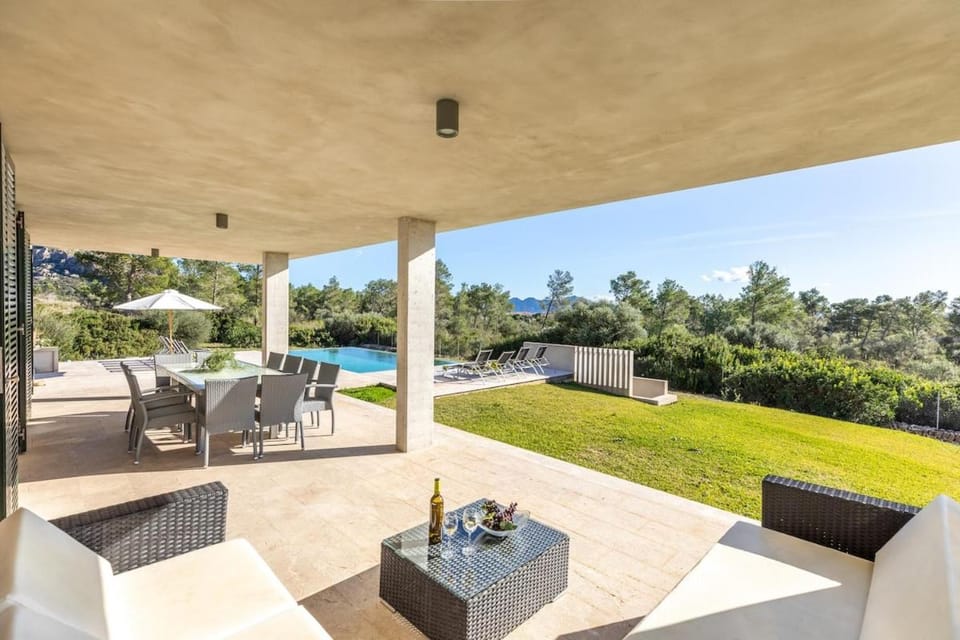 Unique villa nestled between mountains Villa in Serra de Tramuntana