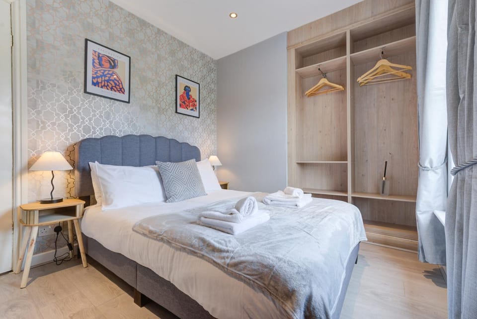 Bed, Photo of the whole room, Bedroom, towels, wardrobe