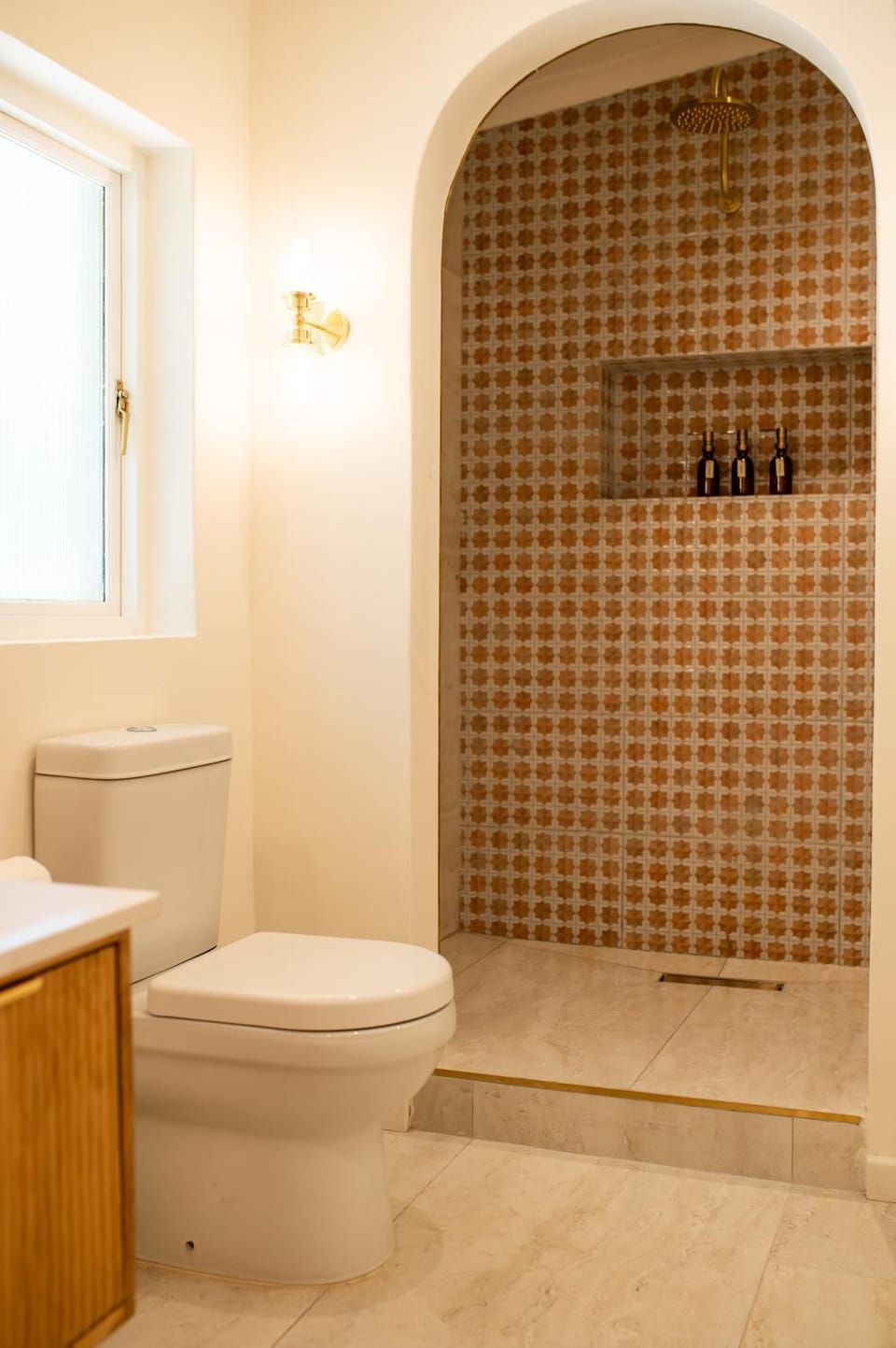 Shower, Toilet