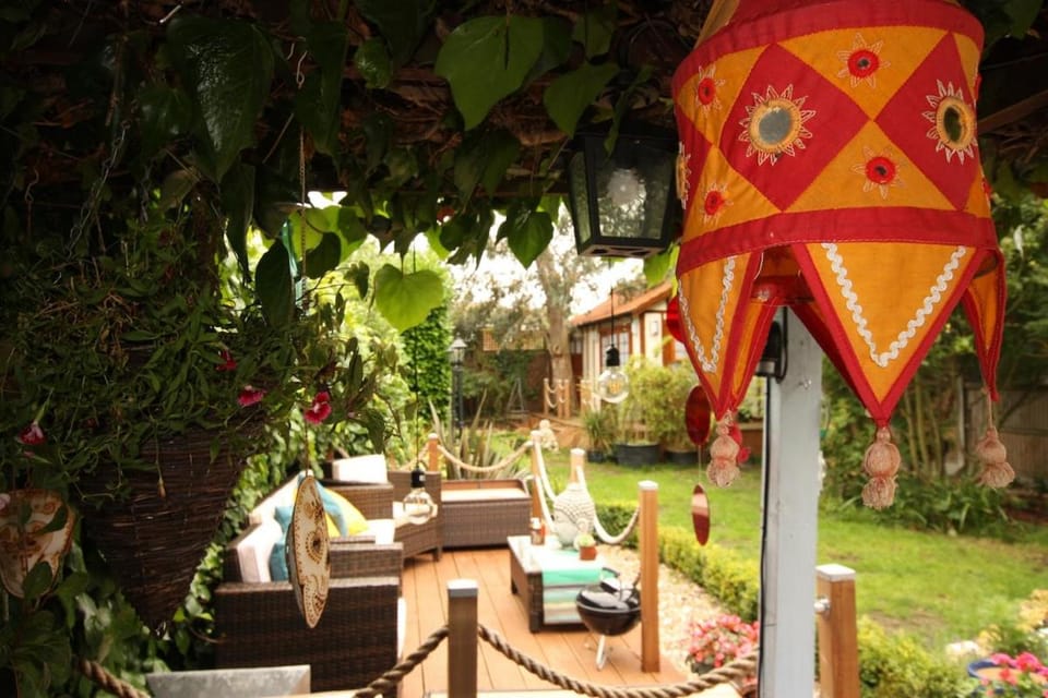 Garden, Seating area, Garden view