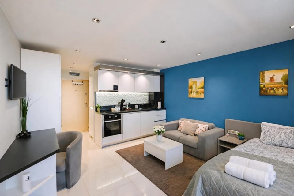 Bed, Kitchen or kitchenette, Living room, Dining area, kitchen