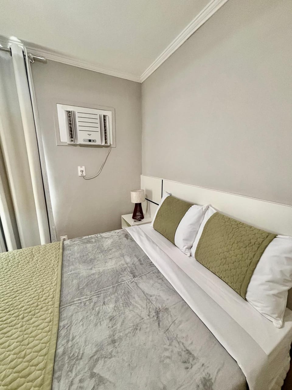 Bed, Bedroom, air conditioner