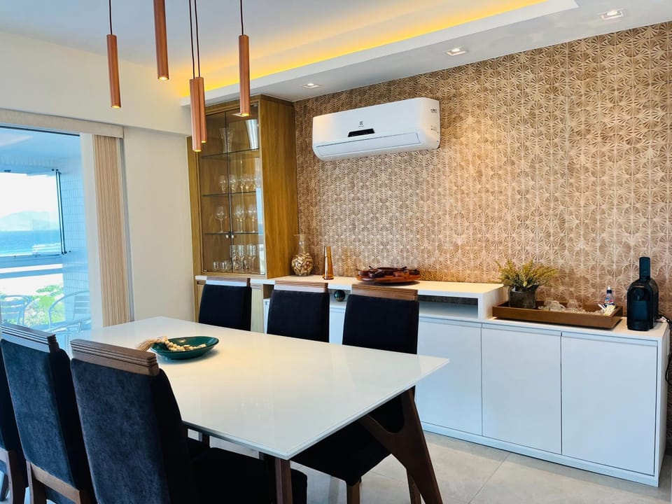 Coffee/tea facilities, Seating area, Dining area, Sea view