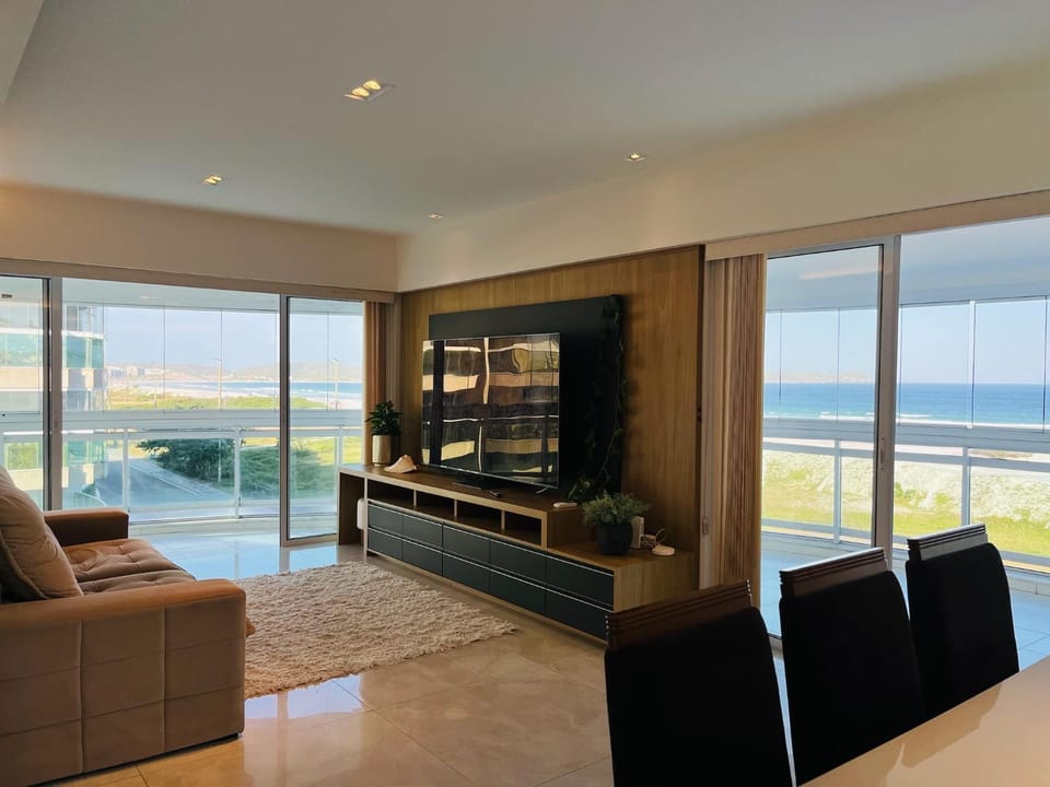 Communal lounge/ TV room, Natural landscape, TV and multimedia, Living room, Sea view