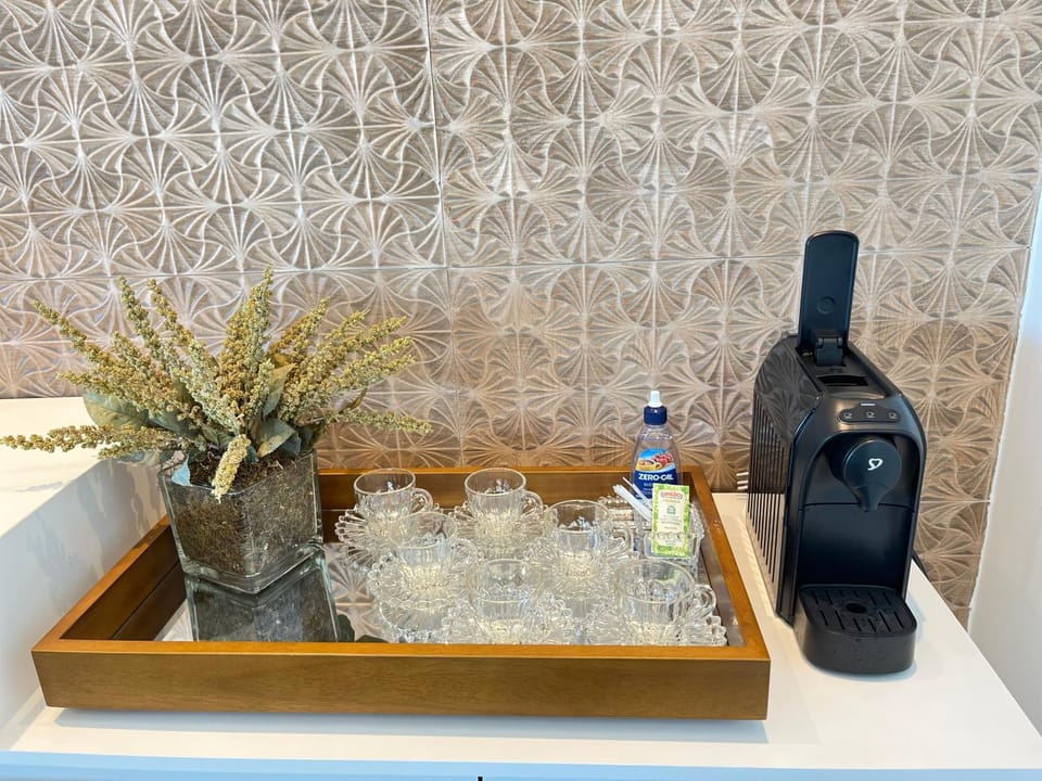 Coffee/tea facilities, Lounge or bar