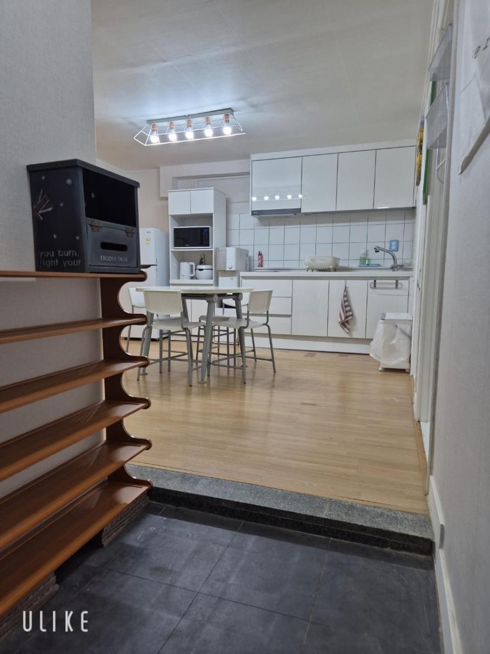 Kitchen or kitchenette, Dining area, minibar