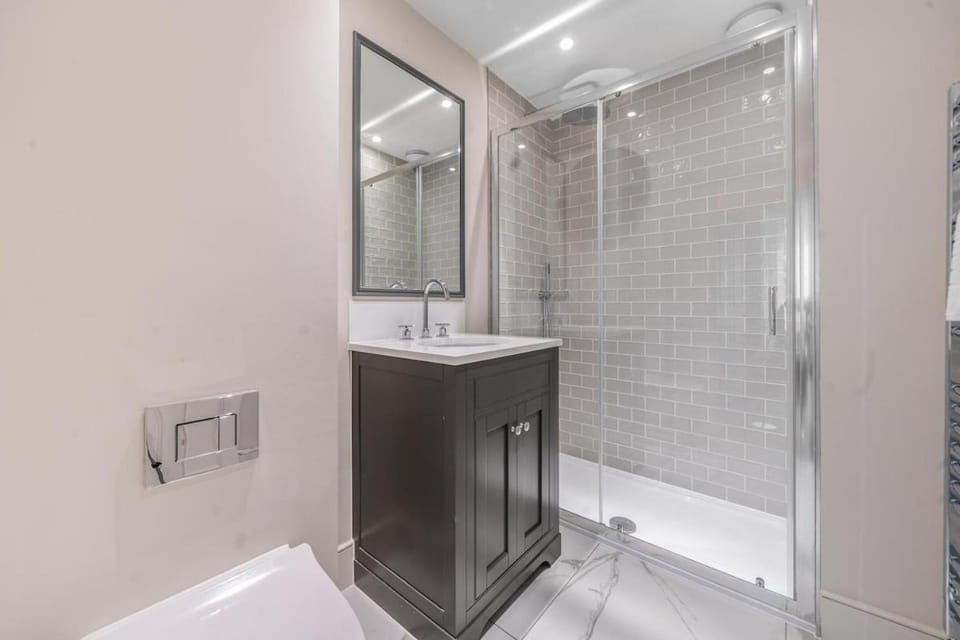 Charming Period Apartment Steps from Bath Abbey Apartment in Bath
