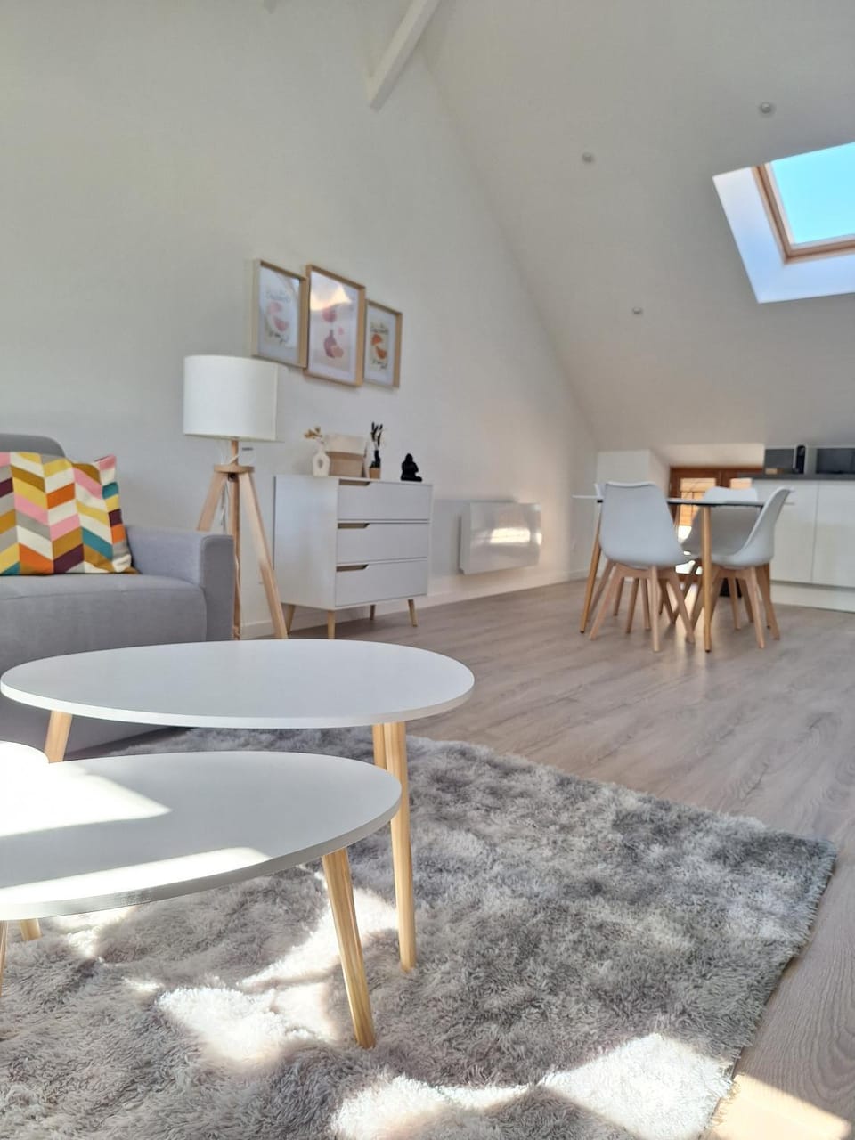 Living room, Seating area, Dining area