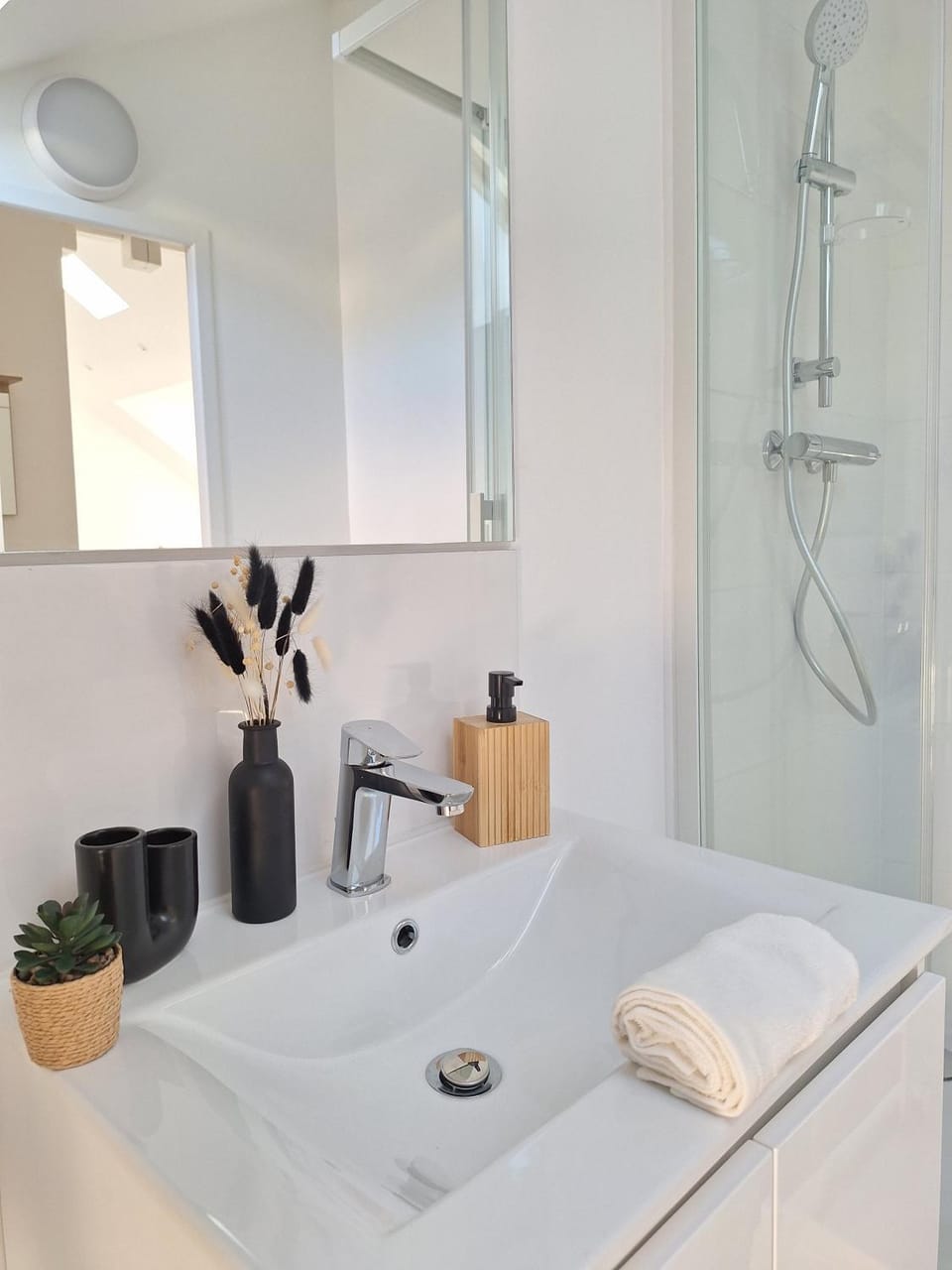 Shower, Bathroom, towels