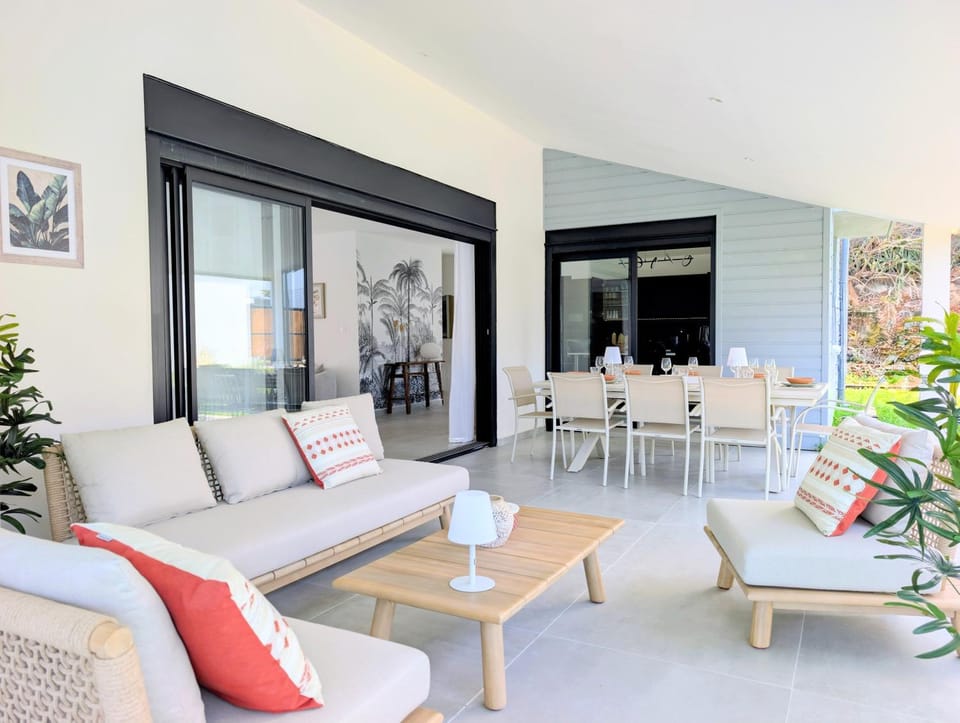 Patio, Dining area