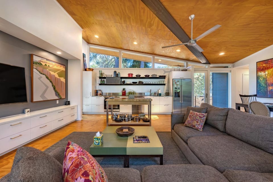 Happenstance Vineyards home House in Washington