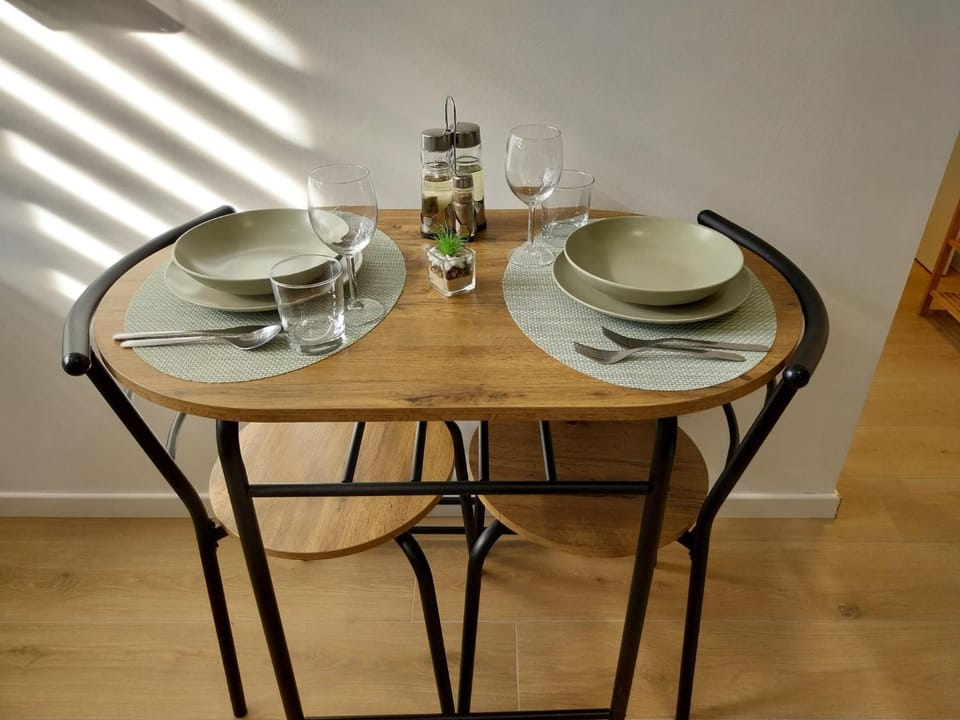 Food and drinks, Dining area