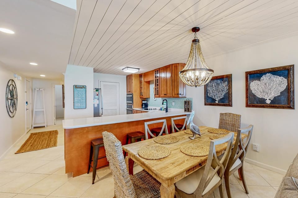 Pinnacle Port C2-404 Apartment in Sunnyside