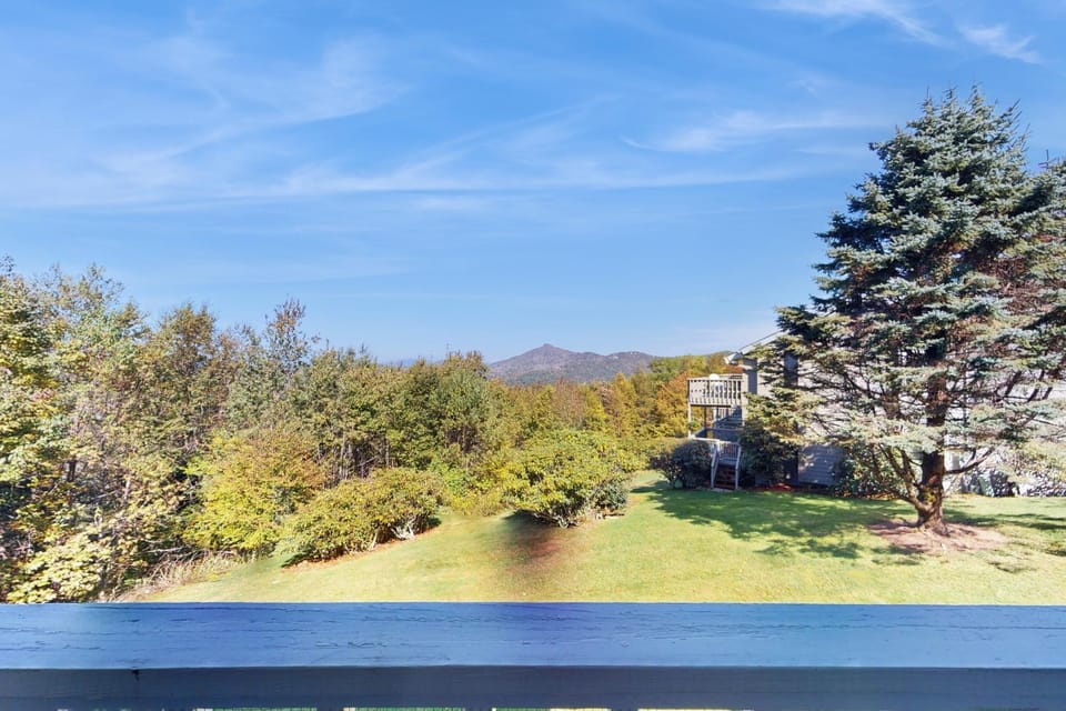 Shyers Overlook Apartment in Sugar Mountain