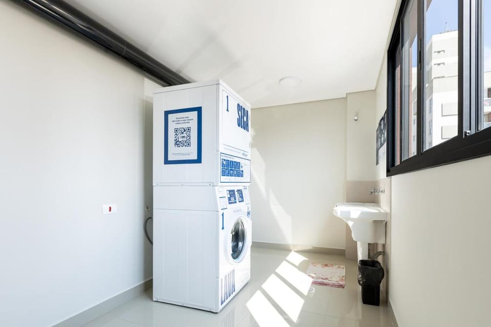 Studio Completo, bem localizado, academia, lavanderia e coworking Apartment in Curitiba