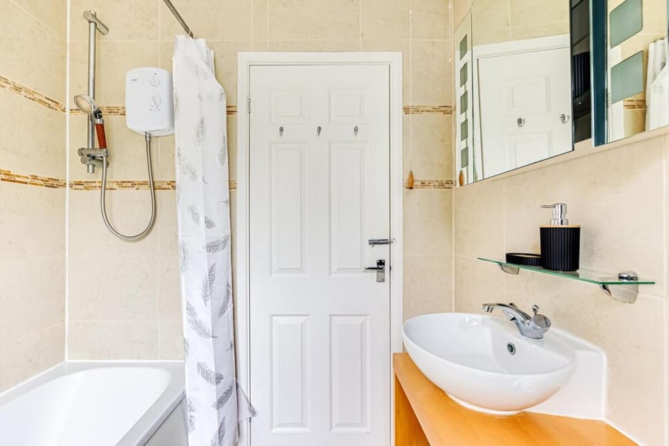Bathroom, Bath