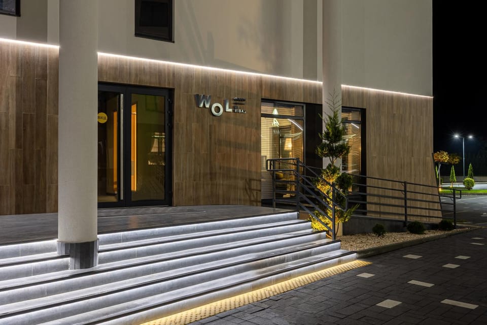 Facade/entrance, Night