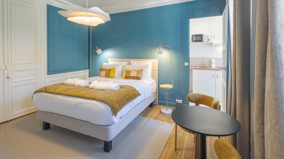 Bed, Bedroom