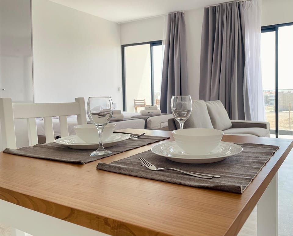 Food and drinks, Dining area