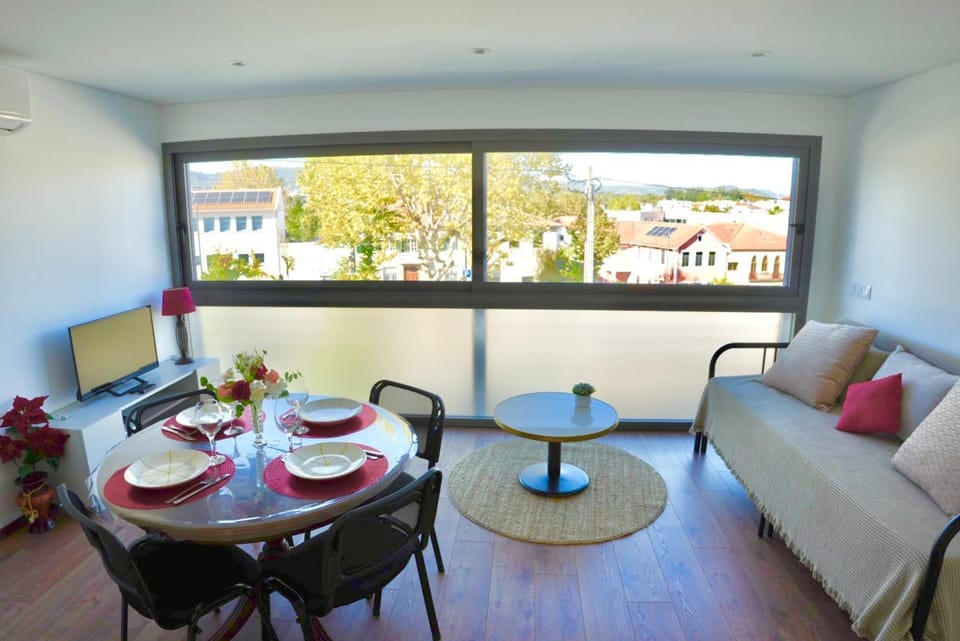 View (from property/room), Living room, Dining area