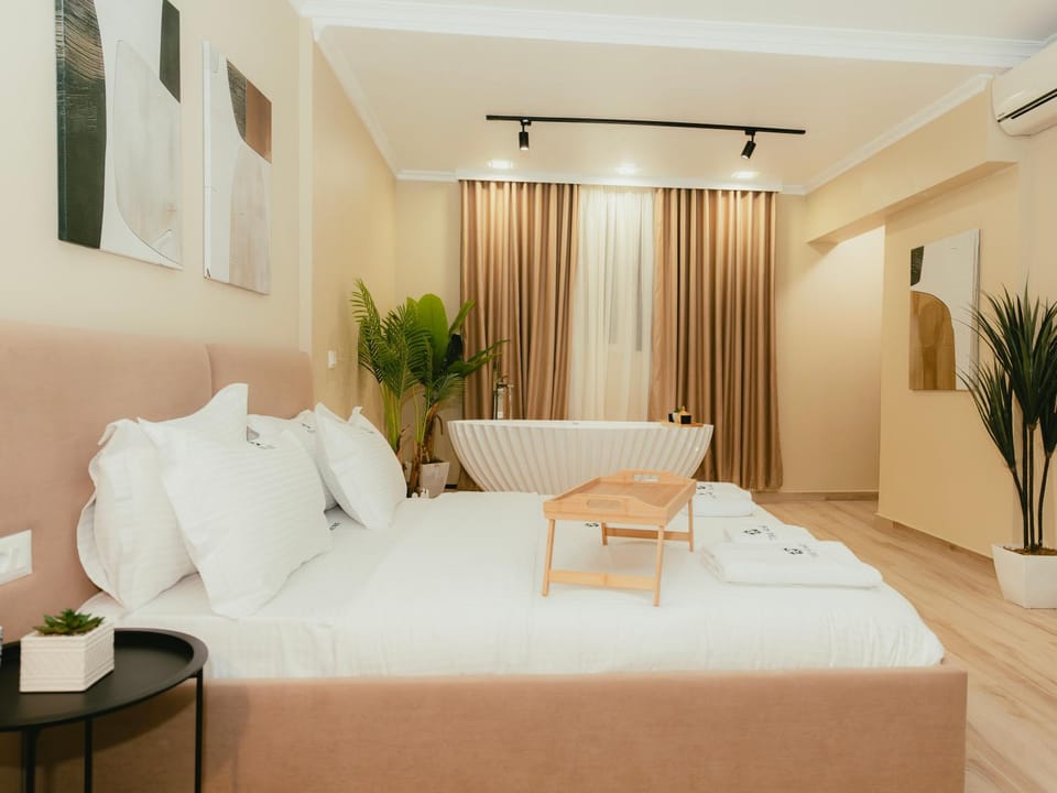 Bed, Living room, Photo of the whole room, Seating area, Bedroom