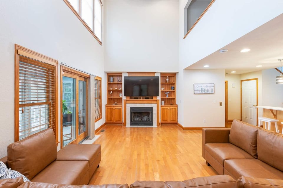 New Listing Pool&Spa GameRm Water Views House in Southern Shores