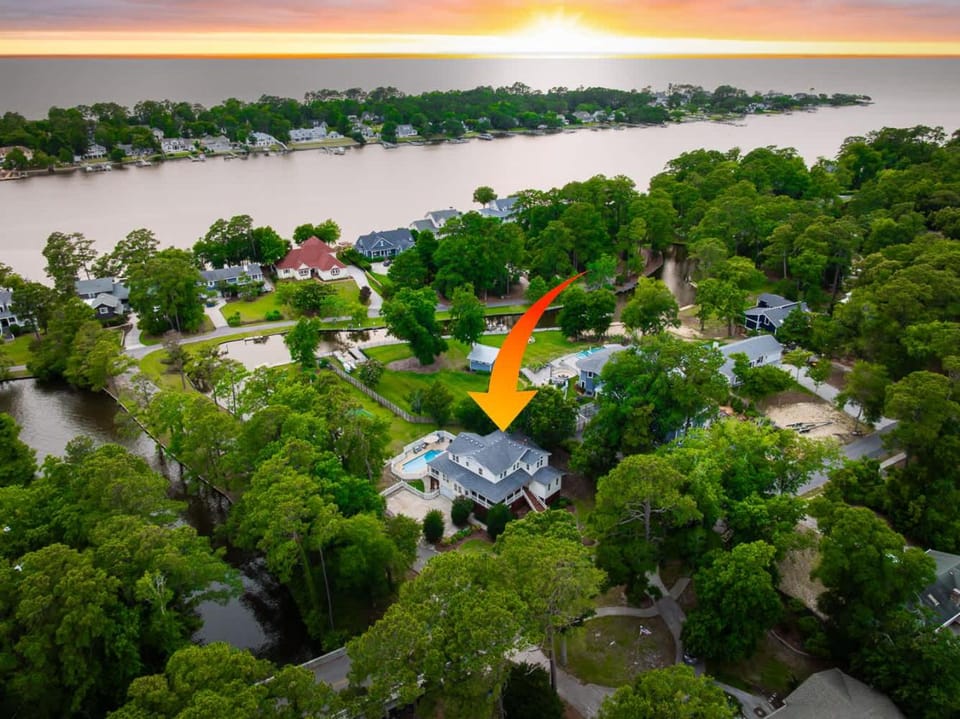 New Listing Pool&Spa GameRm Water Views House in Southern Shores