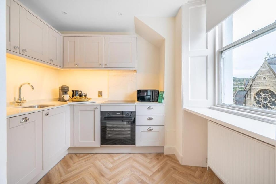 Romantic Getaway Apartment in Central Bath Apartment in Bath