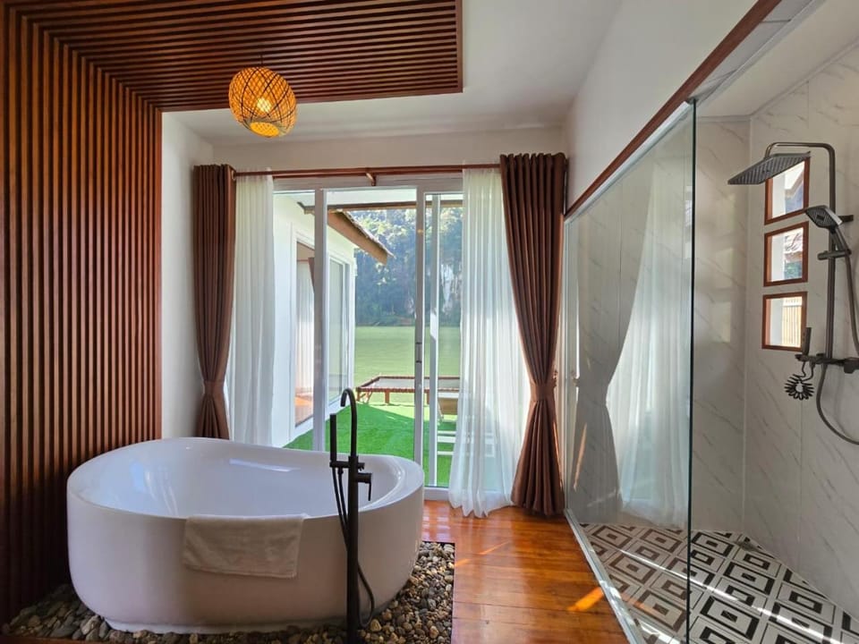 Bathroom, Seating area, Landmark view