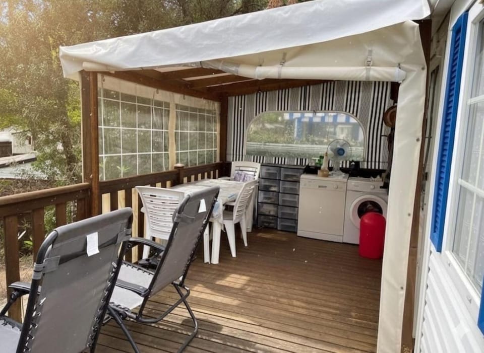 Mobil Home sans vis a vis Campground/ 
RV Resort in Meschers-sur-Gironde