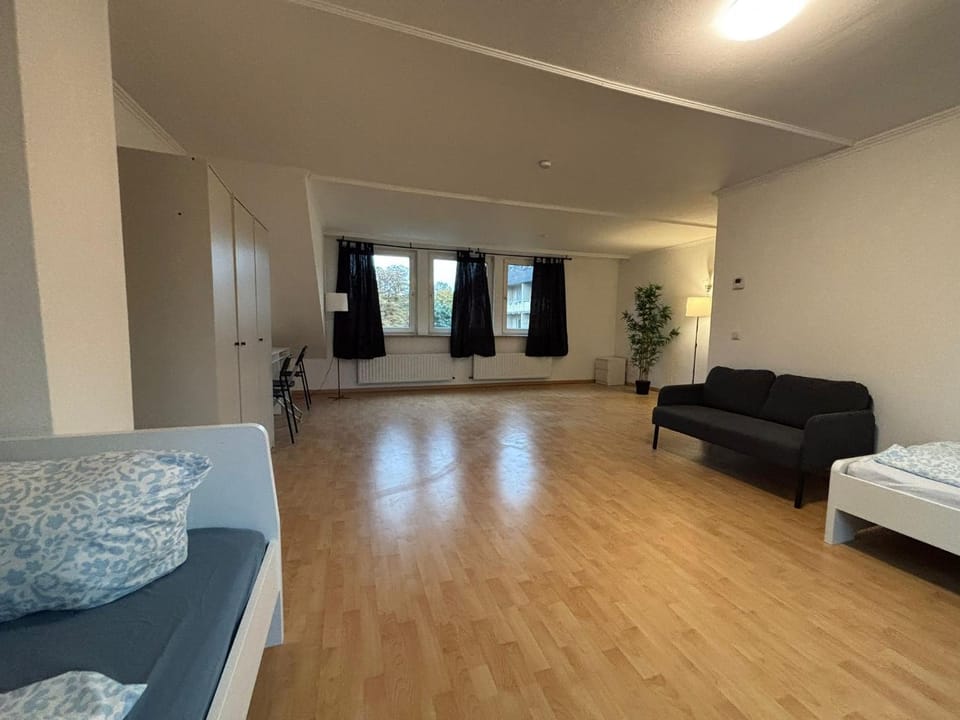 Bed, Photo of the whole room, Seating area, Bedroom