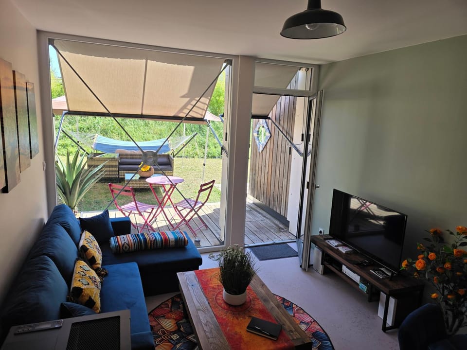 Le Cercle de Victoria stationnement privé petit déjeuner compris Apartment in Bourges