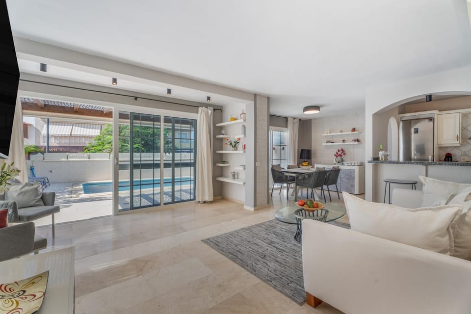 Property building, Living room