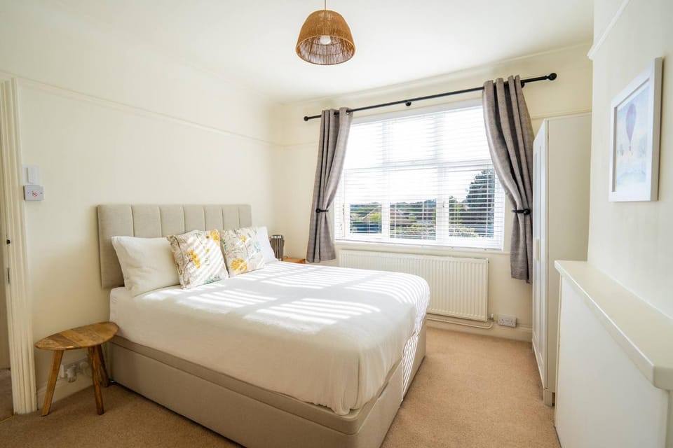 Bed, Garden, Photo of the whole room, Bedroom, Garden view, internet