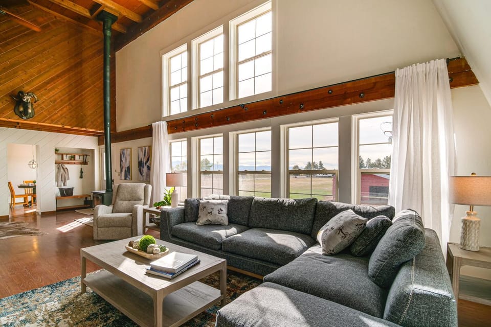 Mtn & Golf Course View: Oregon Outback Getaway! House in Oregon