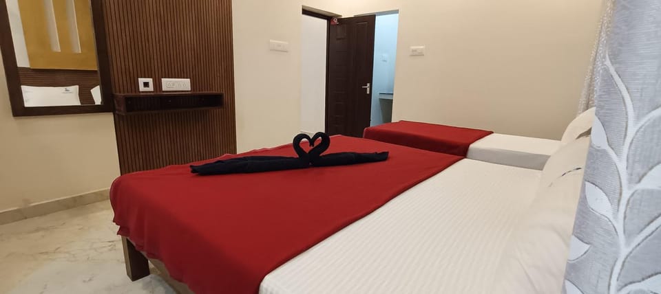 Bed, Photo of the whole room, Bedroom, towels, wardrobe