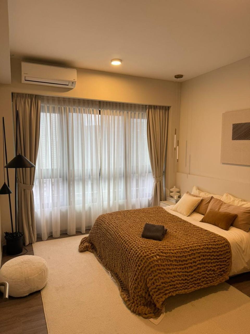 Bedroom, air conditioner
