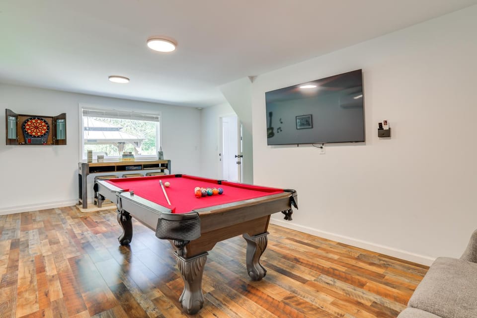 Hot Tub + Game Room: Wooded Poconos Retreat House in Coolbaugh Township