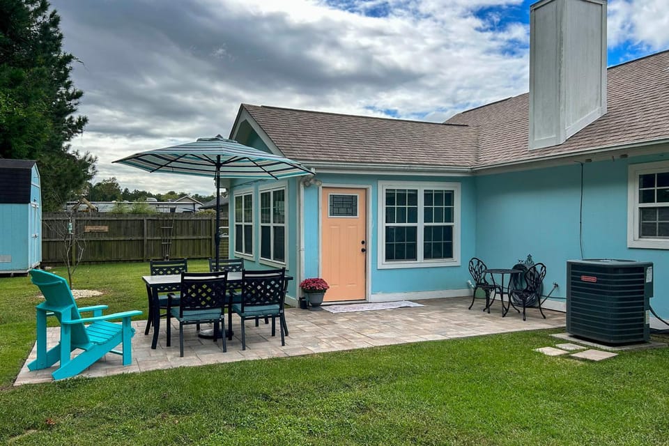 7 Mi to the Hammocks Beach: 3 BD Near Camp Lejeune House in North Carolina