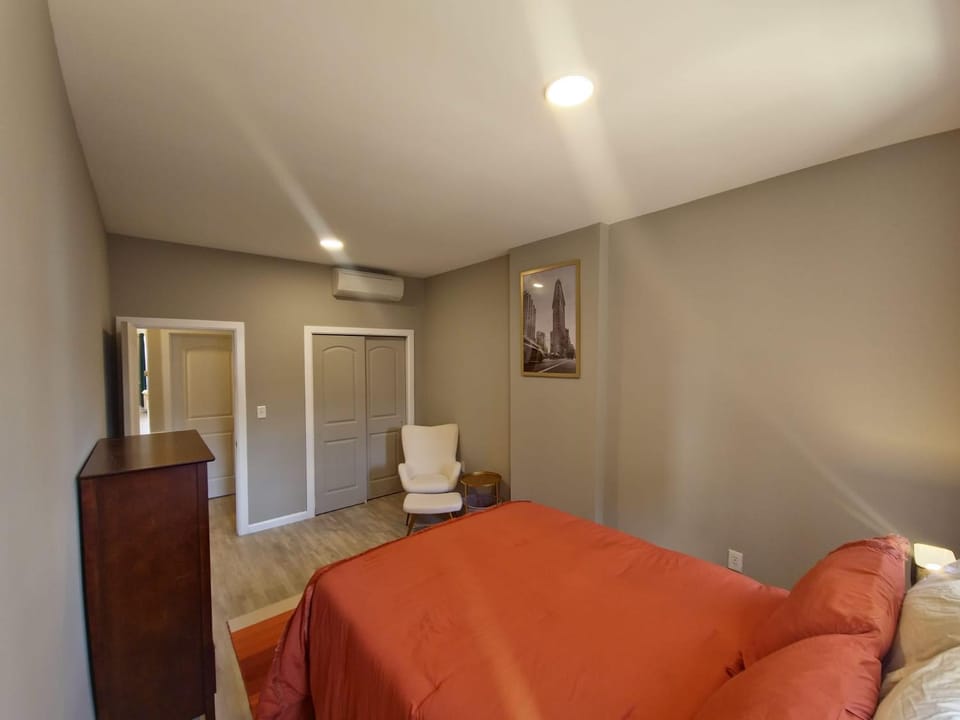 Bed, Photo of the whole room, Bedroom, wardrobe