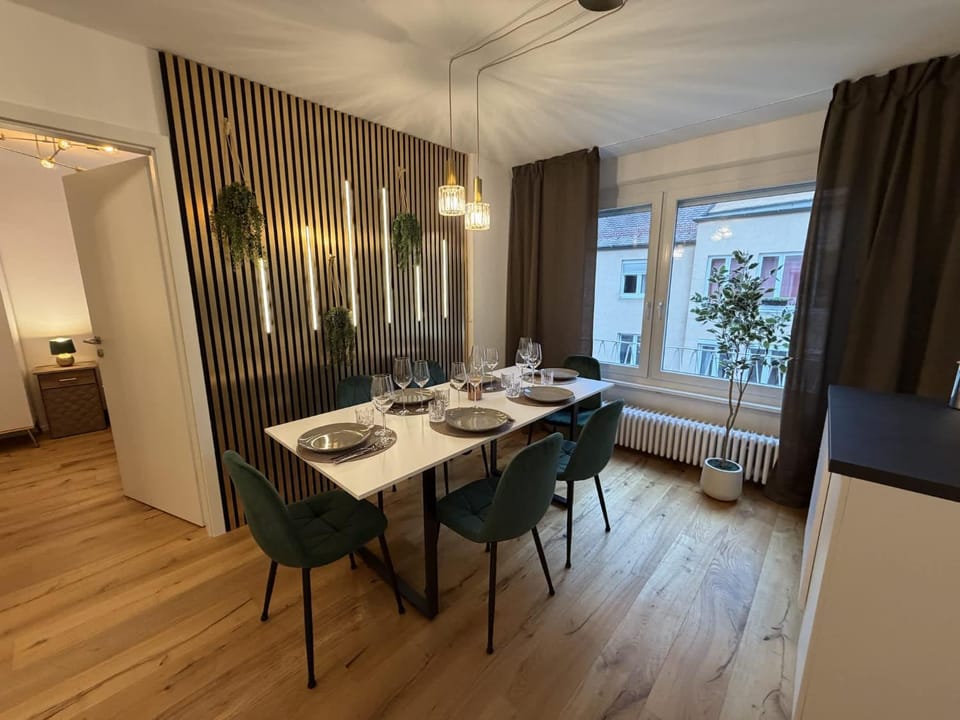 Living room, Dining area