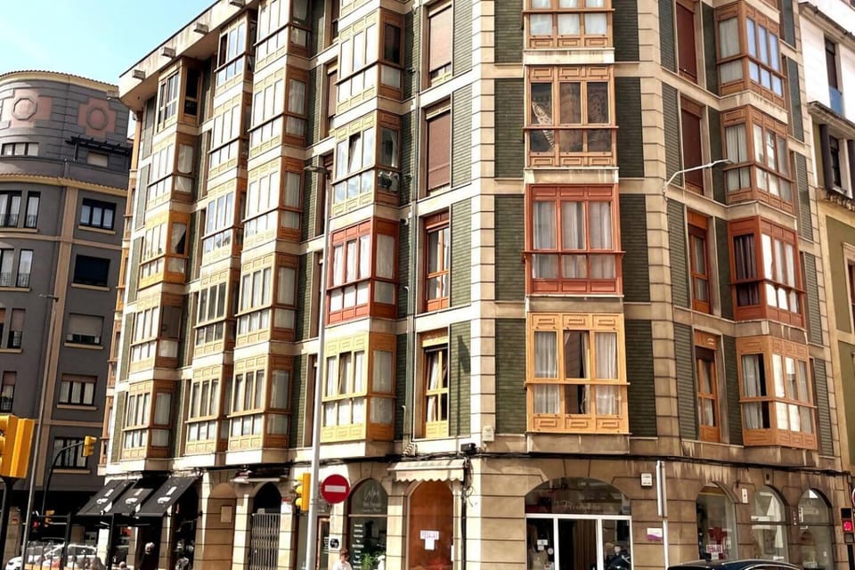 Property building, Off site, Day, Location