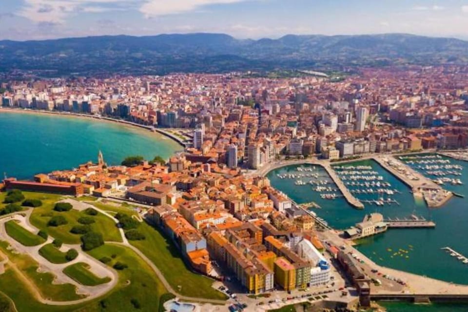 Nearby landmark, Day, Natural landscape, City view