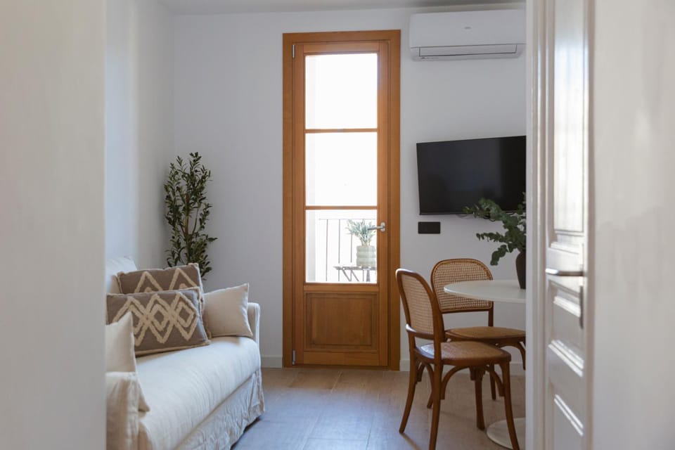 Barcelona - Gracia 3-B Apartment in Barcelona